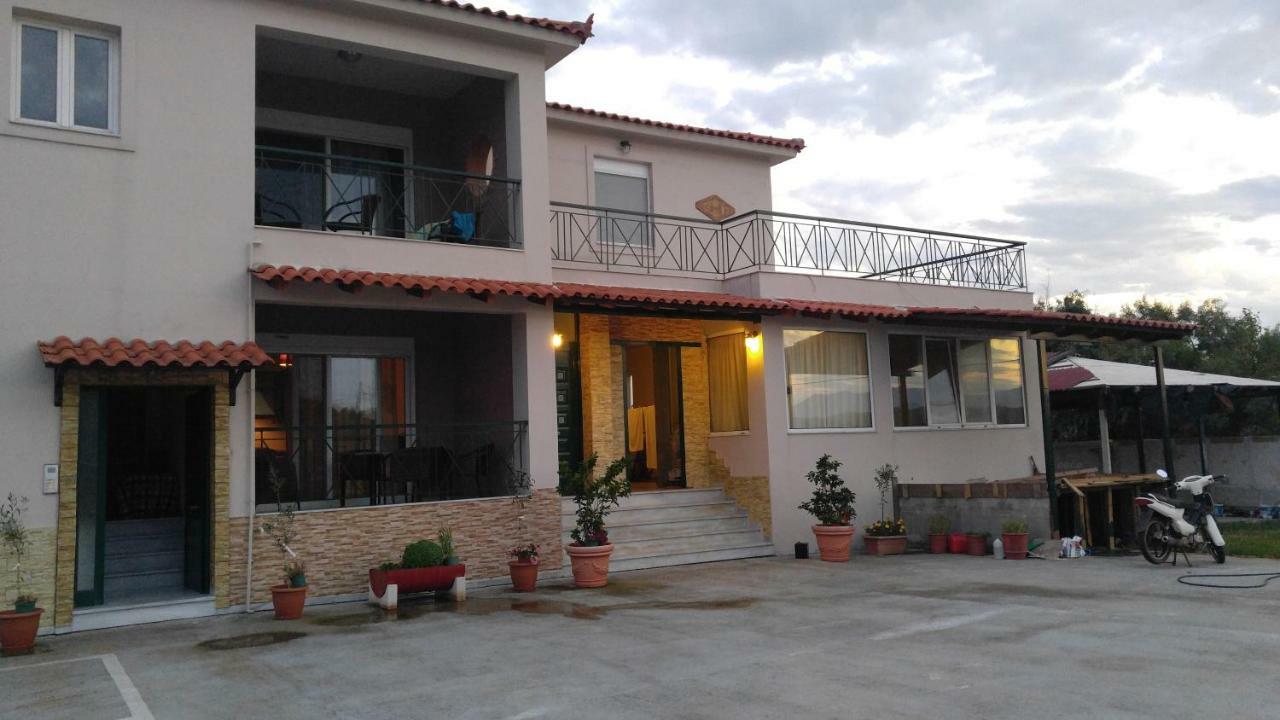 Avantis Apartments Perivolia  Экстерьер фото